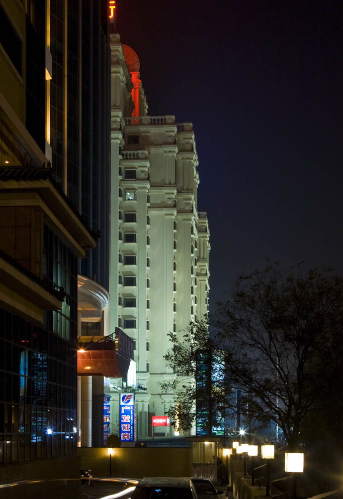 北京的夜景.jpg